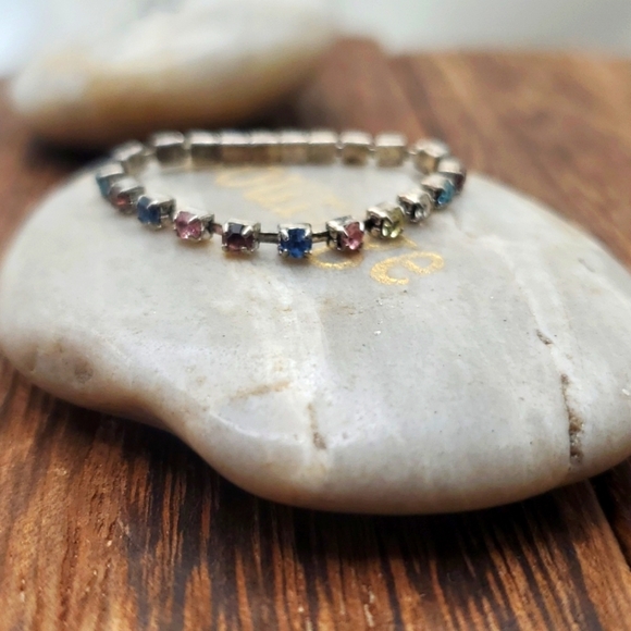 Adjustable band pastel crystal ring R546 - Picture 1 of 3